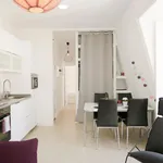 Rent 1 bedroom apartment of 431 m² in Lisbon