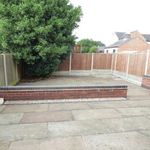 Rent 3 bedroom flat in East Midlands