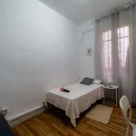 Rent a room of 130 m² in Sevilla