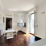 Affitto 2 camera casa di 55 m² in Milan