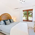 Alquilo 4 dormitorio casa de 850 m² en Estepona