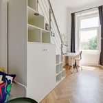 Rent 5 bedroom apartment in Prague