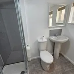 Rent 3 bedroom flat in South East England