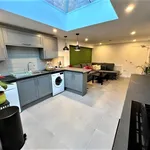 Rent 5 bedroom house in Coventry