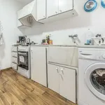 Rent a room of 90 m² in valencia