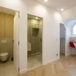 Appartement de 77 m² avec 2 chambre(s) en location à Paris