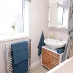 Rent 2 bedroom flat in London