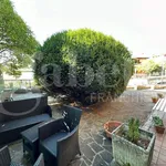 Rent 5 bedroom house of 220 m² in Creazzo