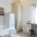 Rent a room of 100 m² in rome