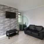 Rent 3 bedroom house in Leeds