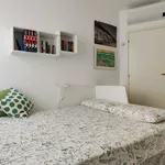 Rent a room of 90 m² in milan