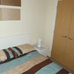 Rent 2 bedroom flat in Renfrew