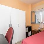 Rent 4 bedroom apartment in Barcelona