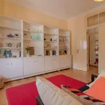 Rent a room of 100 m² in lisbon