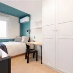 Rent 4 bedroom apartment in Valencia