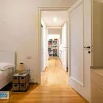 Rent 3 bedroom apartment of 100 m² in Milan