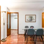 Rent 2 bedroom apartment of 700 m² in Seville