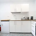 Rent a room of 275 m² in madrid