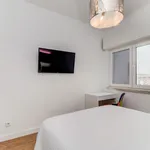 Rent 1 bedroom apartment of 55 m² in Amadora