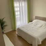 Alquilo 3 dormitorio apartamento de 100 m² en Estepona