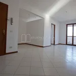 Rent 2 bedroom apartment of 90 m² in Pisa Https://www.studiocasaimmobiliare.it/it/1280315 Affitto Appartamento Cascina