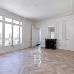 Rent 5 bedroom apartment of 180 m² in Paris