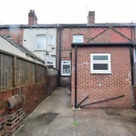 Rent 3 bedroom flat in Wakefield