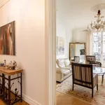 Rent 4 bedroom apartment of 141 m² in Paris