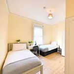 Rent 5 bedroom house in Dublin