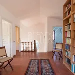 Rent 5 bedroom house of 330 m² in Castelnuovo di Porto