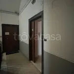 Affitto 15 camera appartamento di 380 m² in Napoli