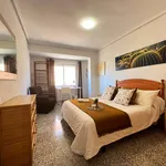 Rent a room of 130 m² in Valencia