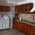 Rent 3 bedroom house of 200 m² in Omiš