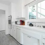 Rent 2 bedroom apartment of 90 m² in hermosa beach