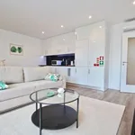 Rent 1 bedroom apartment of 60 m² in lisbon