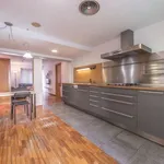 Rent a room of 200 m² in Valencia