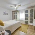 Rent 4 bedroom apartment of 80 m² in Valencia