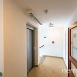 Pronajměte si 2 ložnic/e byt o rozloze 58 m² v Prague