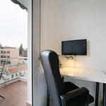 Rent a room of 110 m² in madrid