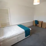 Rent 4 bedroom flat in Edinburgh  City Centre