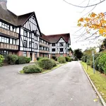 Rent 2 bedroom flat in Elmbridge