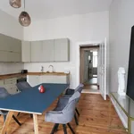 Miete 2 Schlafzimmer wohnung von 915 m² in Berlin