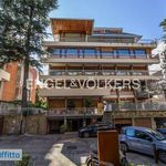 Rent 6 bedroom apartment of 155 m² in Rome