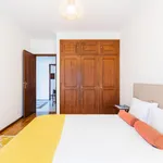 Rent 2 bedroom apartment in Porto