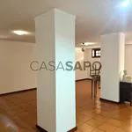 Rent 3 bedroom house of 360 m² in Vila Nova de Gaia