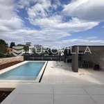 Rent 3 bedroom house of 250 m² in Rovinj