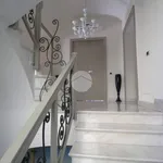 Rent 4 bedroom house of 300 m² in Napoli