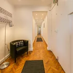 Rent 6 bedroom apartment in Lisbon