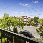 Rent 2 bedroom apartment in St Kilda