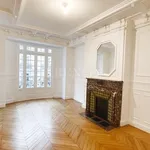 Rent 4 bedroom apartment of 111 m² in Paris 